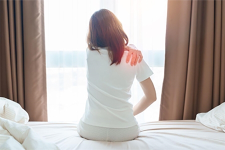 Shoulder Pain While You Sleep? When to See a Specialist
